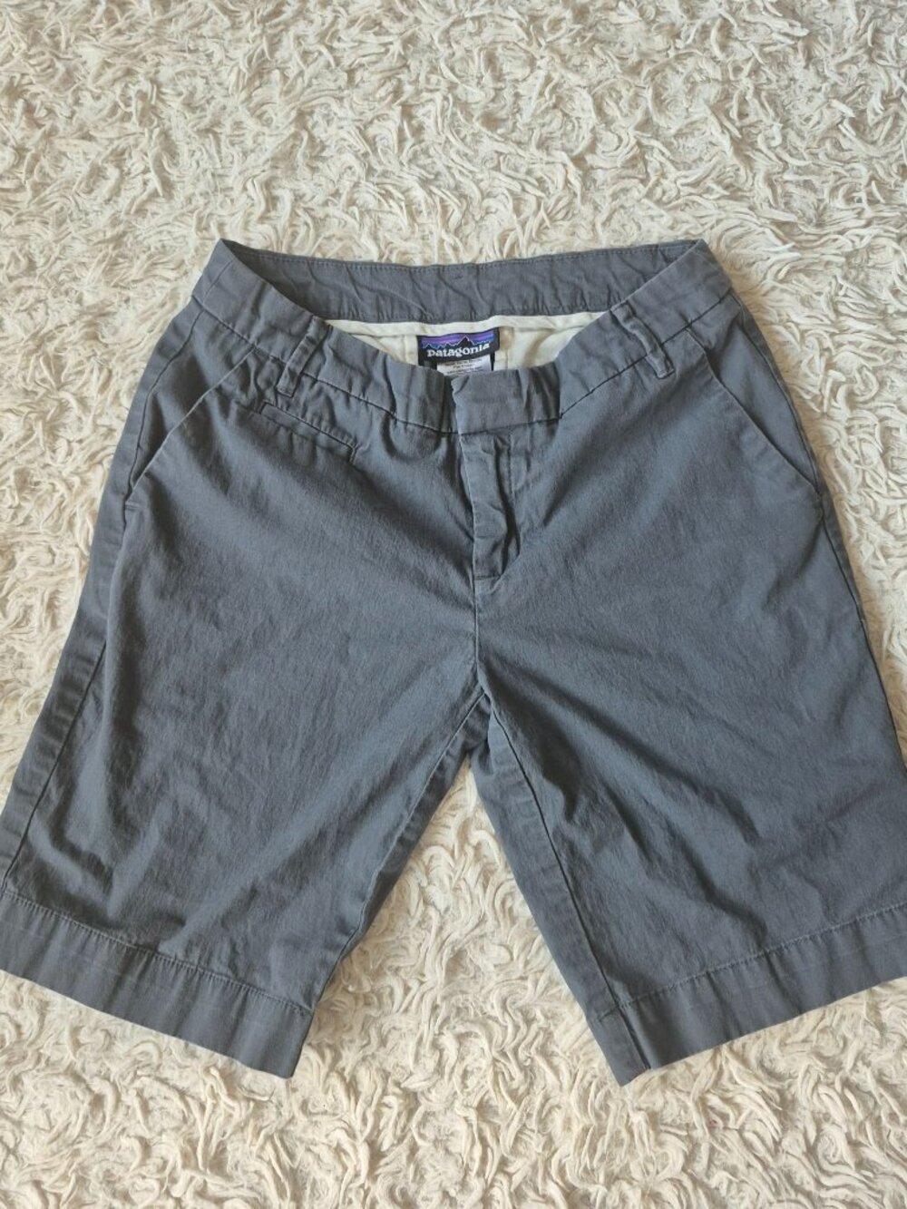 Women's Patagonia Gray Shorts – Size 2 - Picture 1 of 4